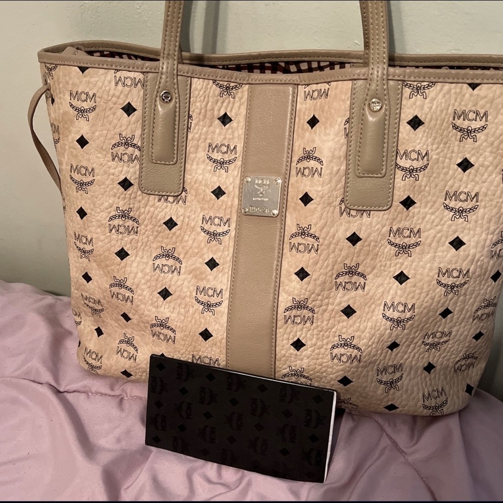 McM reversible Tote